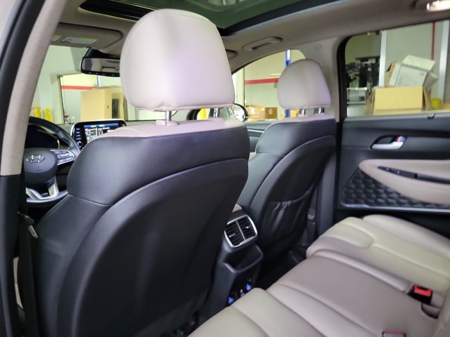 Used 2019 Hyundai Santa Fe w/ Ultimate Package FWD image 9
