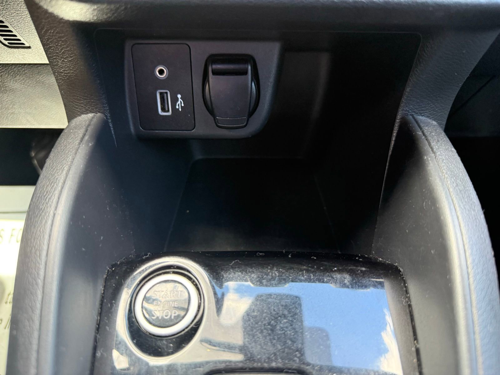 Used 2020 Nissan Versa S image 25