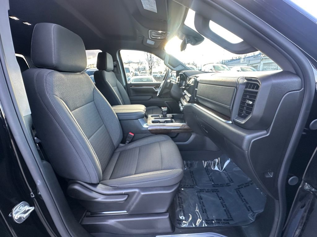 Used 2025 GMC Sierra 1500 Elevation image 27