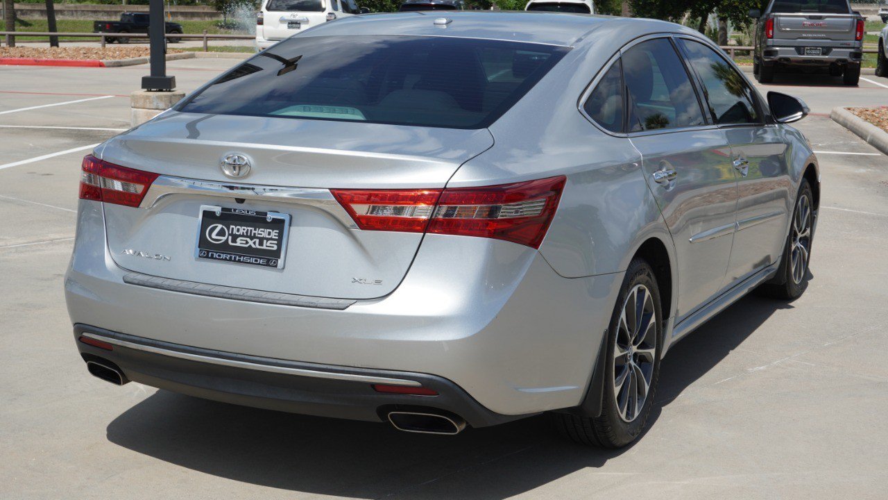 Used 2018 Toyota Avalon XLE Premium FWD image 6