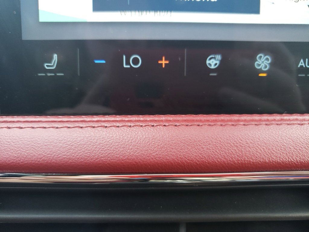 Used 2024 Lincoln Corsair Reserve w/ Equipment Group 201A image 9