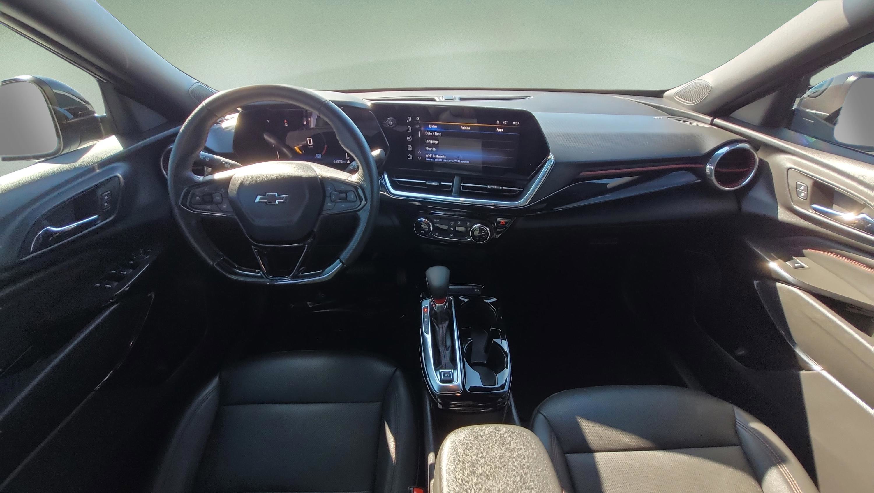 Used 2025 Chevrolet Trax RS w/ Driver Confidence Package FWD image 15