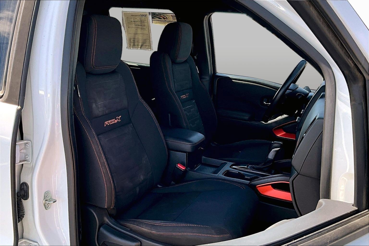 Used 2022 Nissan Frontier Pro-X RWD image 7