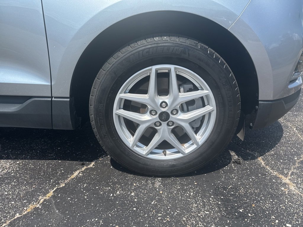 Used 2024 Ford Edge SEL image 20