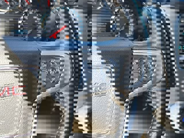 Used 2018 GMC Yukon XL SLT image 23