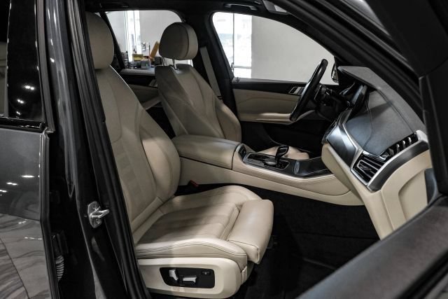 Used 2022 BMW X5 xDrive40i w/ M Sport Package AWD/4WD image 33
