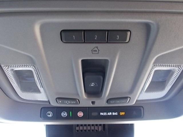 New 2025 GMC Sierra 1500 SLT image 27