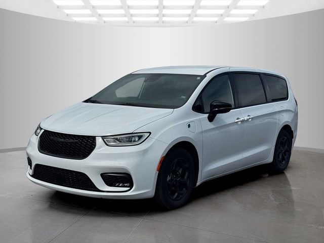 Used 2024 Chrysler Pacifica Limited FWD image 3