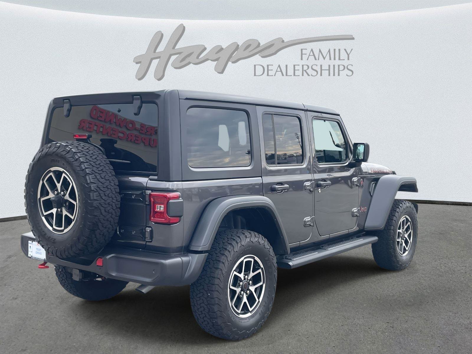 Used 2024 Jeep Wrangler Unlimited Rubicon w/ Technology Group image 3