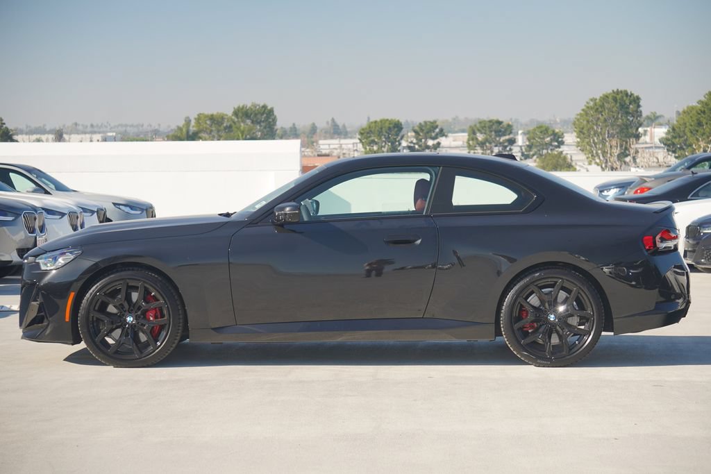 Used 2025 BMW 230i xDrive Coupe w/ M Sport Package AWD/4WD image 4