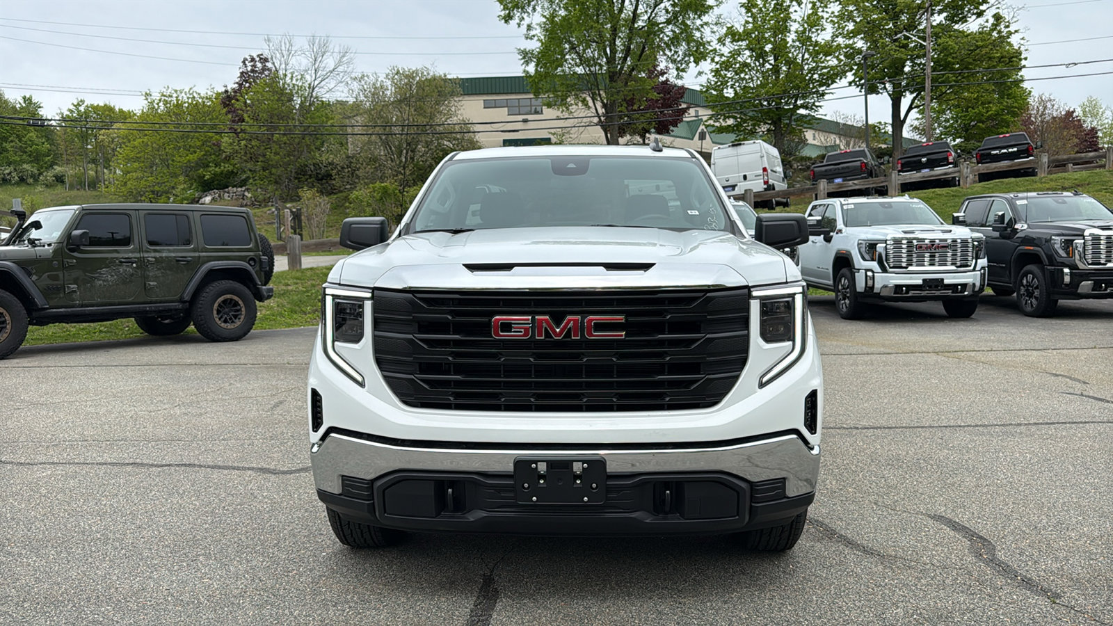 New 2026 GMC Sierra 1500 Pro AWD/4WD image 3
