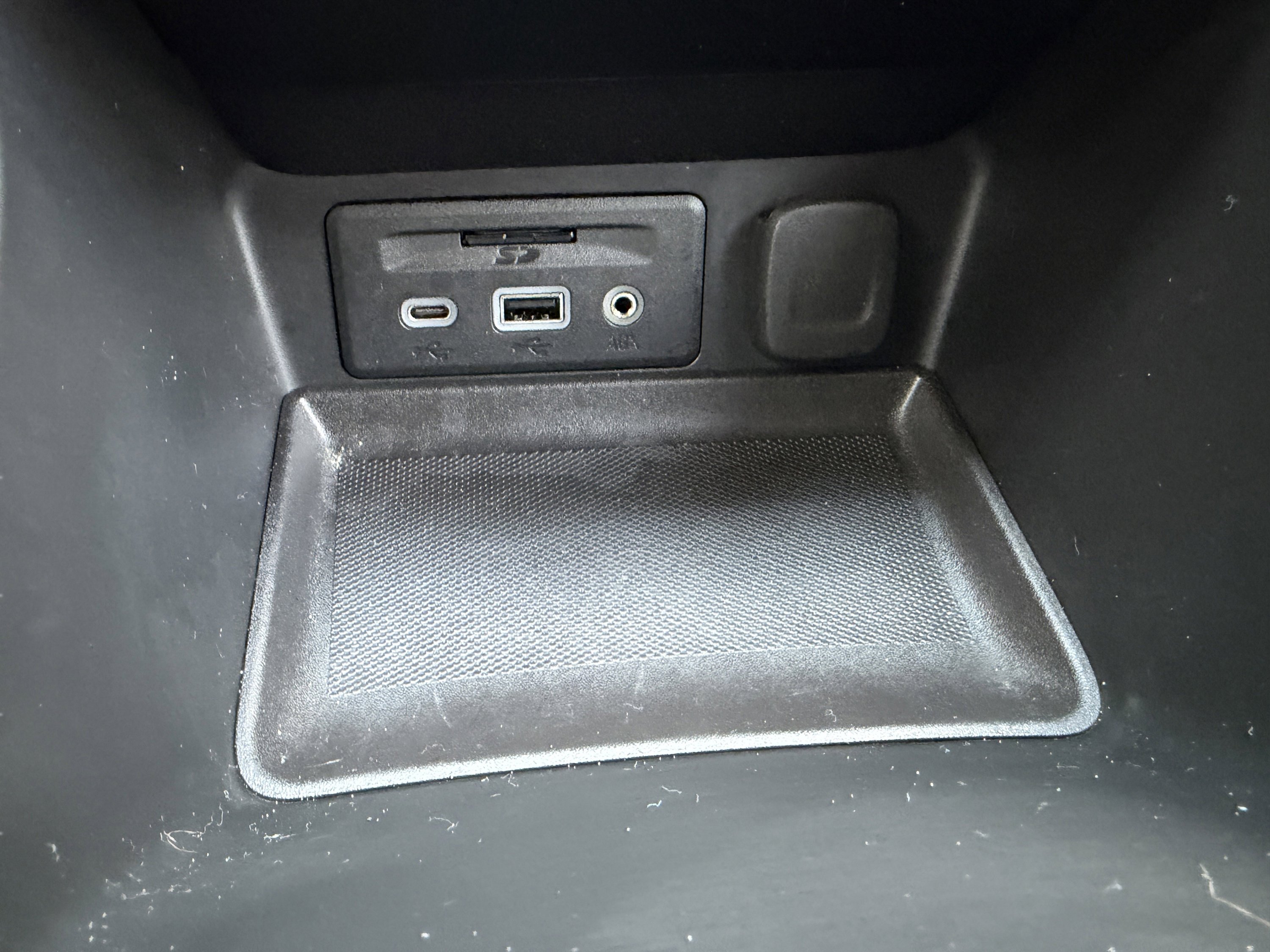 Used 2024 GMC Terrain SLT w/ Infotainment Package II image 28