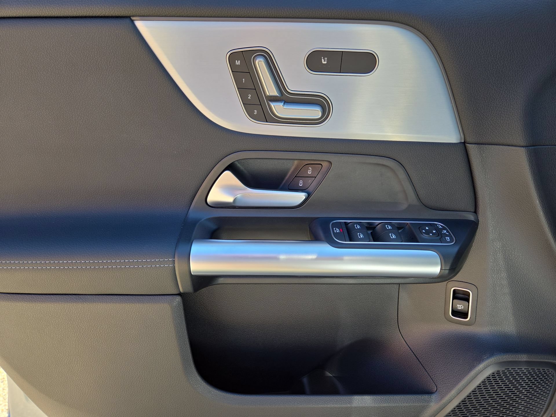 New 2025 Mercedes-Benz GLA 250 4MATIC image 15
