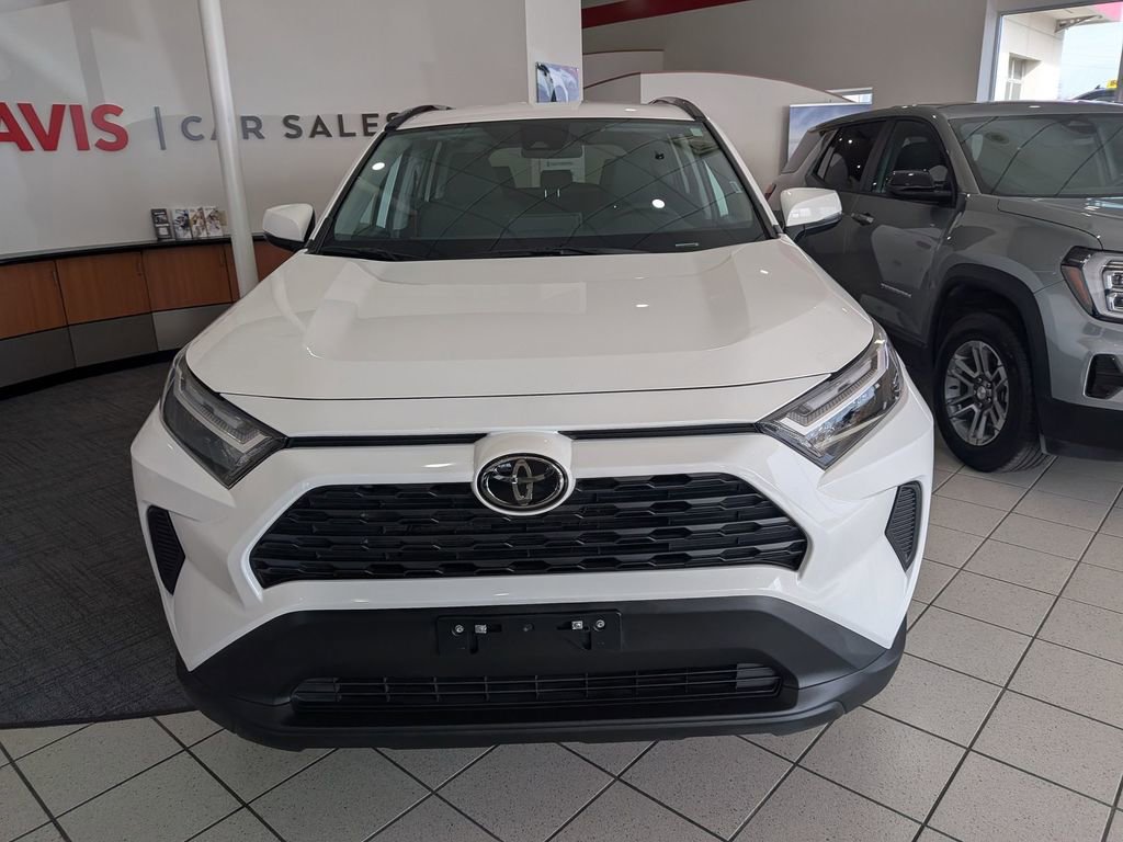 Used 2025 Toyota RAV4 XLE image 2