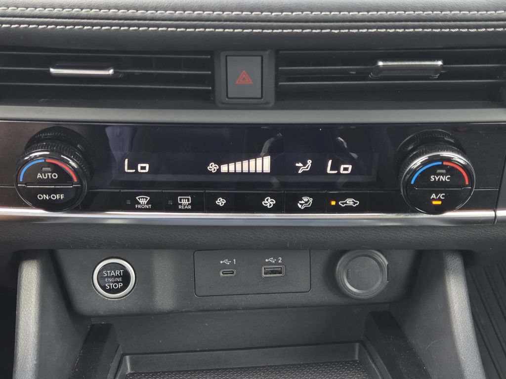 Used 2023 Nissan Rogue SV FWD image 15