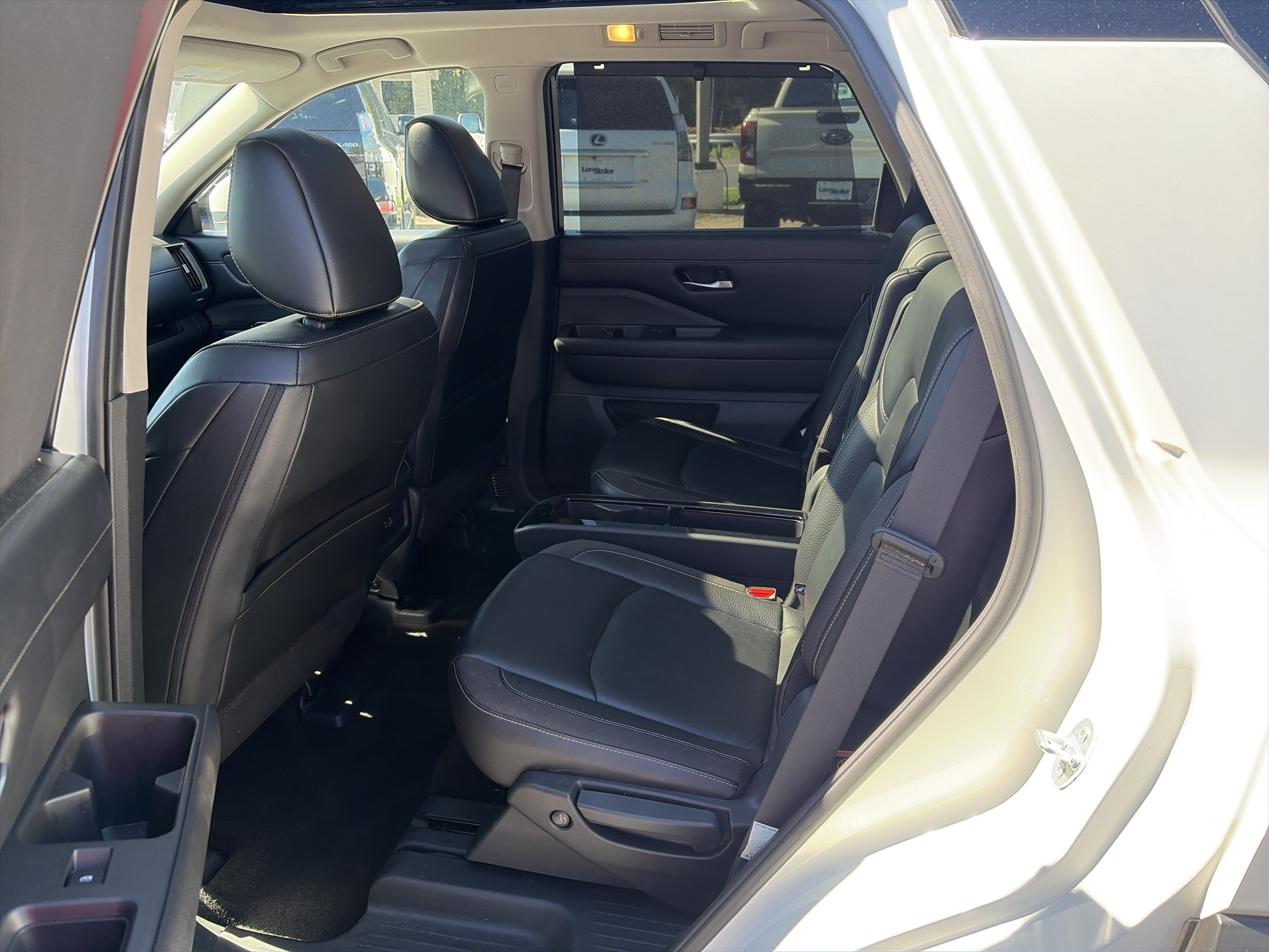 Used 2023 Nissan Pathfinder SL w/ SL Premium Package AWD/4WD image 12
