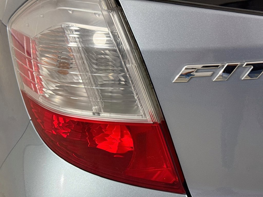 Used 2011 Honda Fit Sport image 28