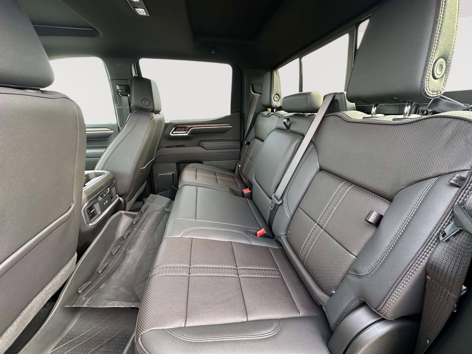 Certified 2025 Chevrolet Silverado 1500 High Country w/ Midnight Edition image 34