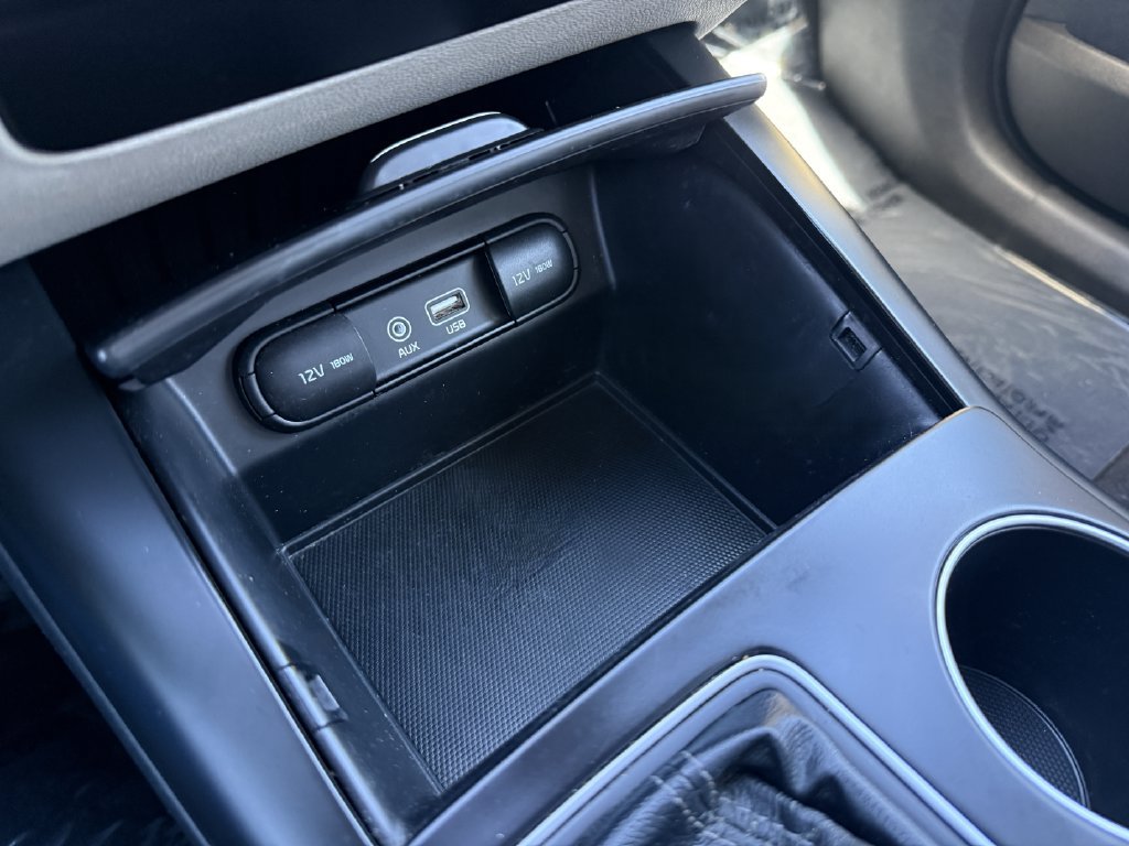 Used 2019 Kia Sorento FWD V6 image 17