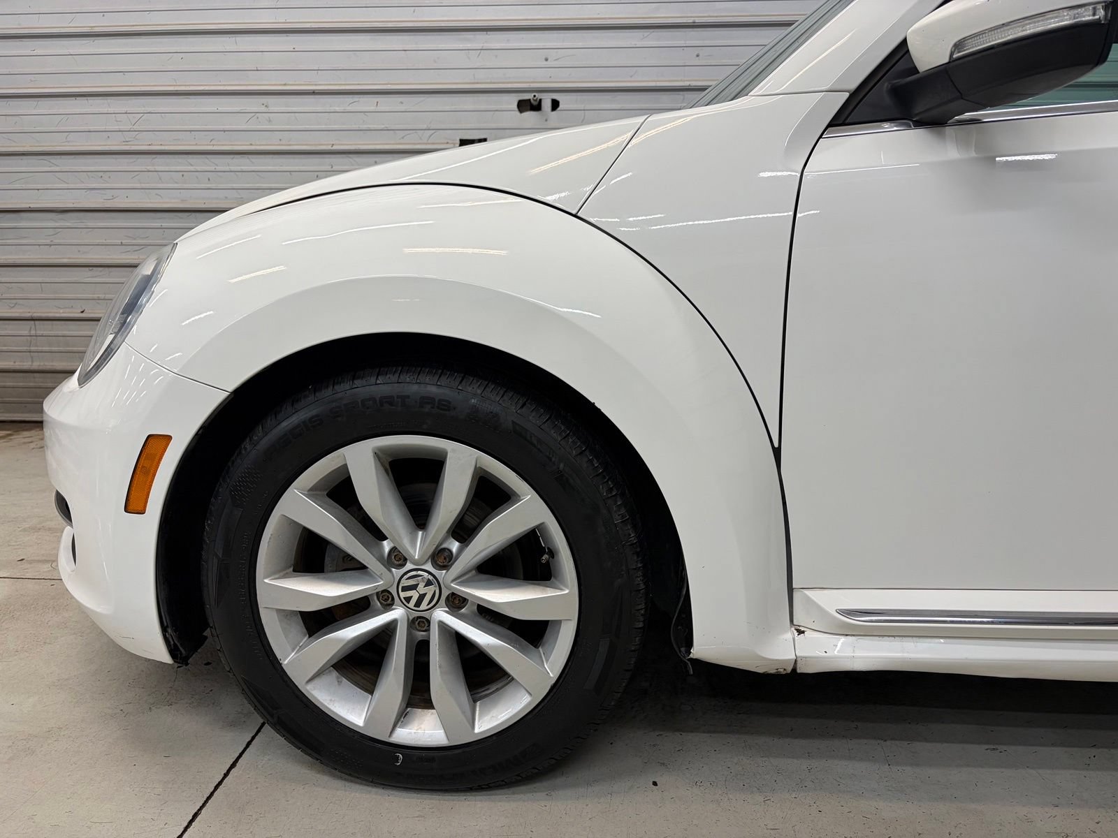 Used 2013 Volkswagen Beetle TDI FWD image 4
