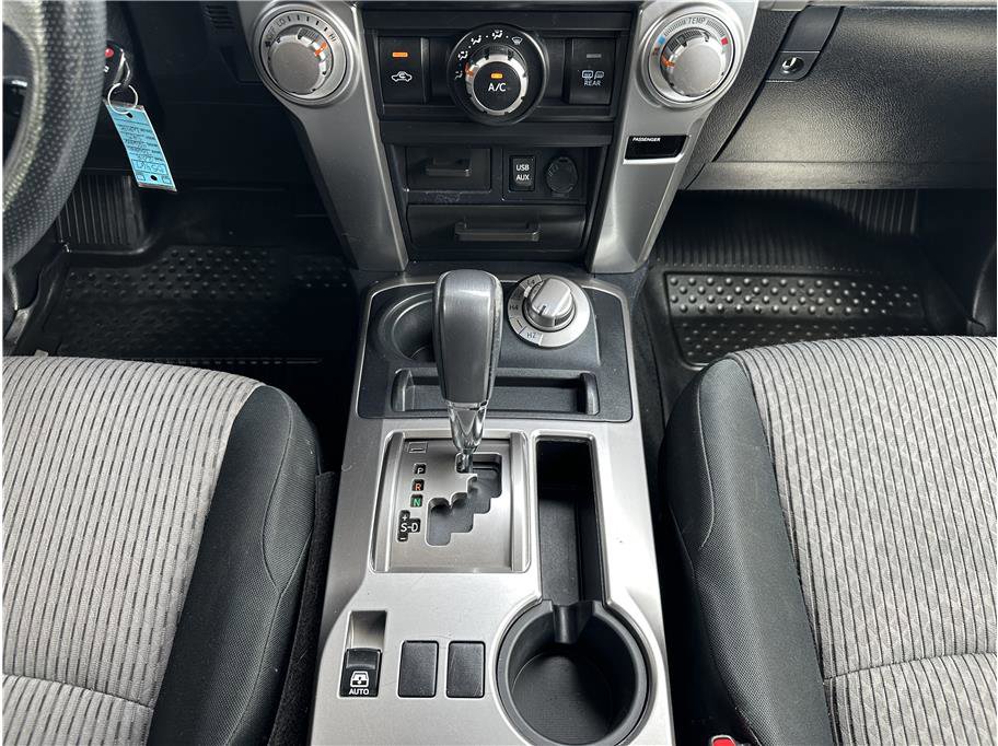 Used 2018 Toyota 4Runner SR5 AWD/4WD image 26