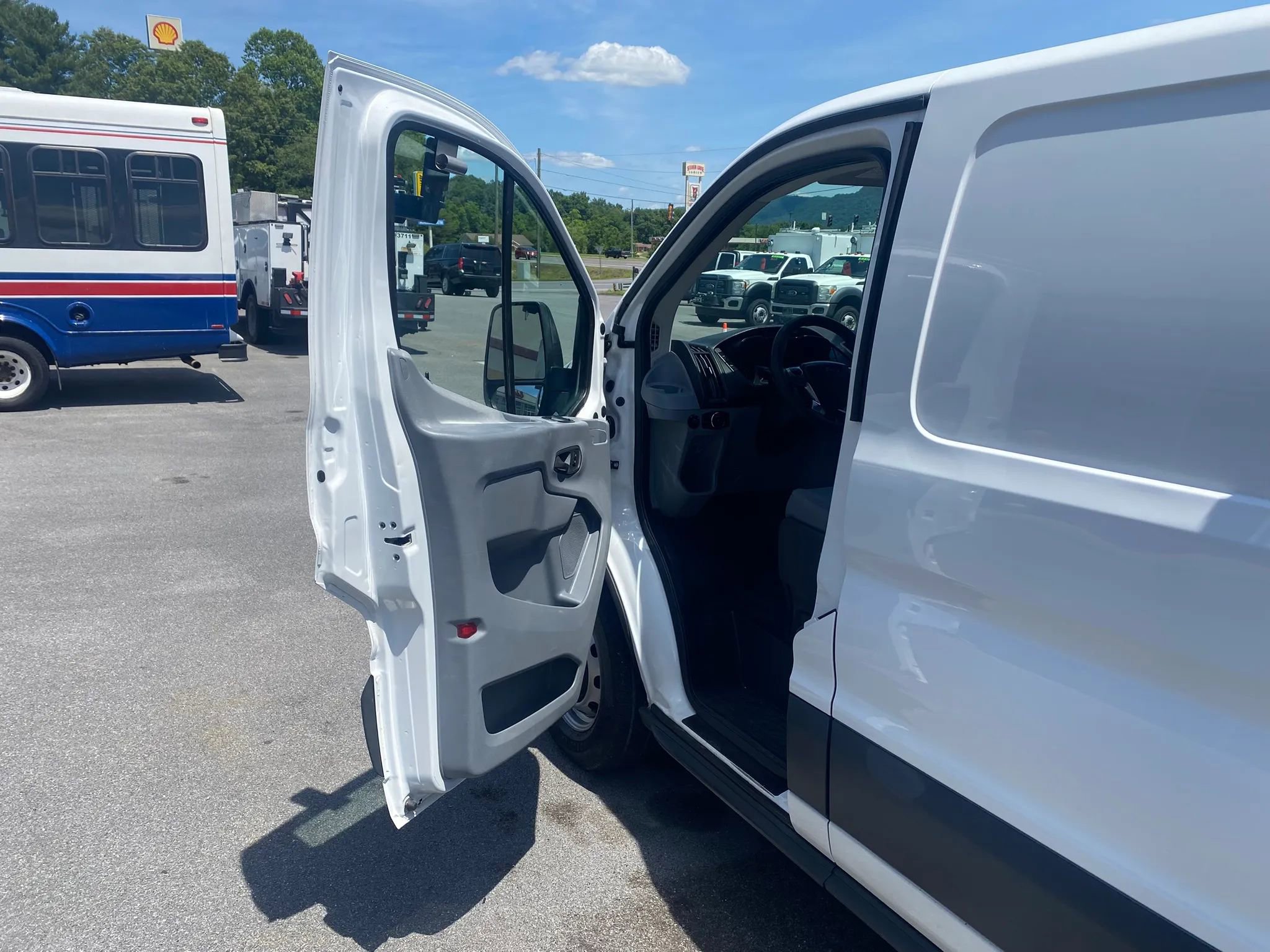 Used 2018 Ford Transit 350 148 Low Roof RWD image 7