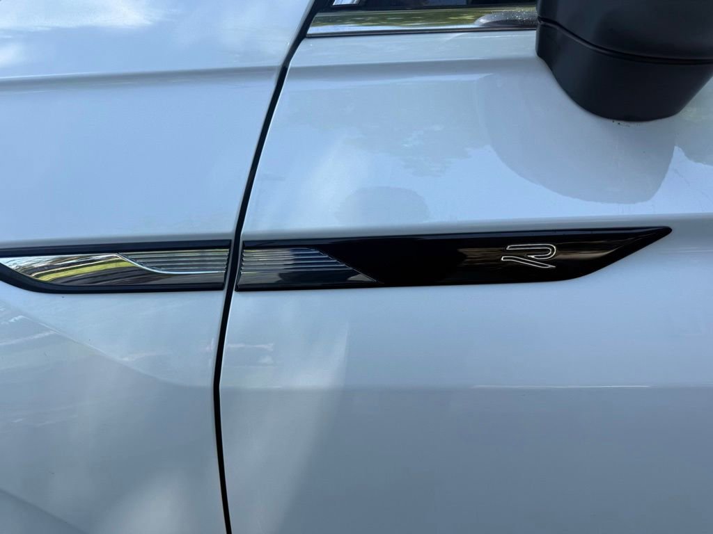 Used 2024 Volkswagen Tiguan SEL R-Line AWD/4WD image 40