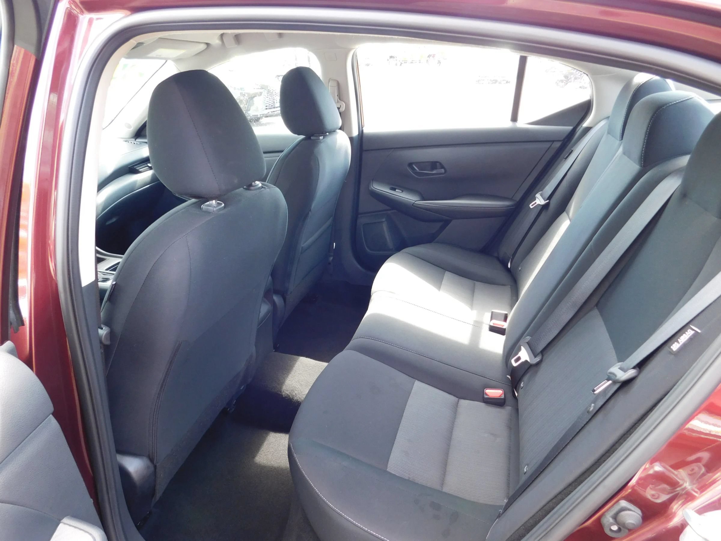 Used 2025 Nissan Sentra SV FWD image 9