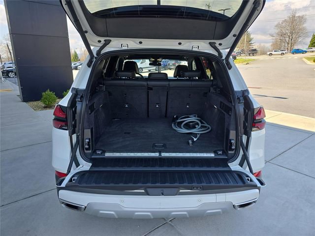 Used 2024 BMW X5 xDrive50e image 6