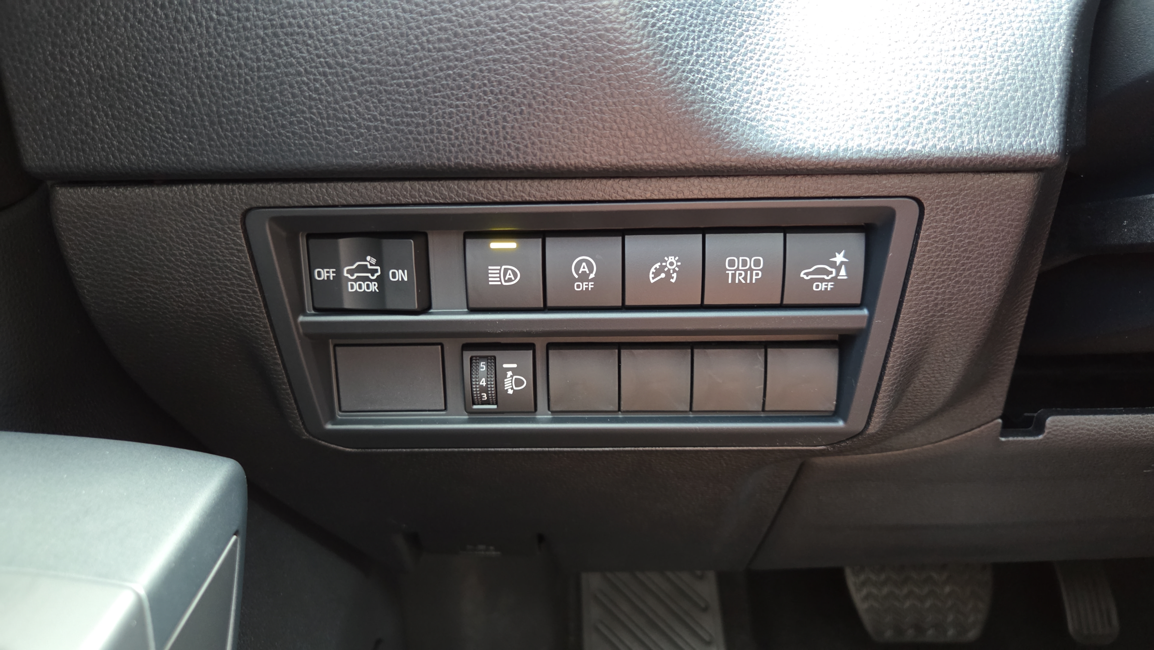 Certified 2026 Toyota Tundra SR5 w/ SX Package AWD/4WD image 17