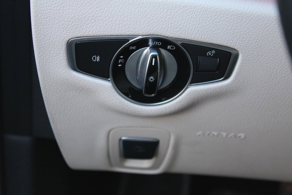 Certified 2017 Mercedes-Benz E 300 4MATIC image 19