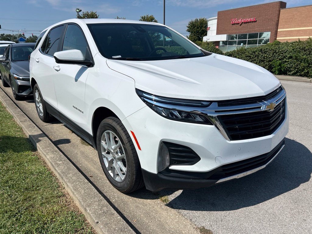 Used 2024 Chevrolet Equinox LT AWD/4WD image 2