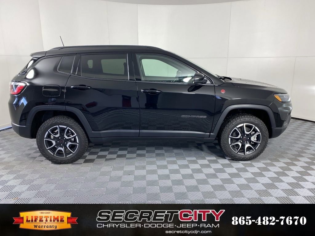 New 2026 Jeep Compass Trailhawk image 8