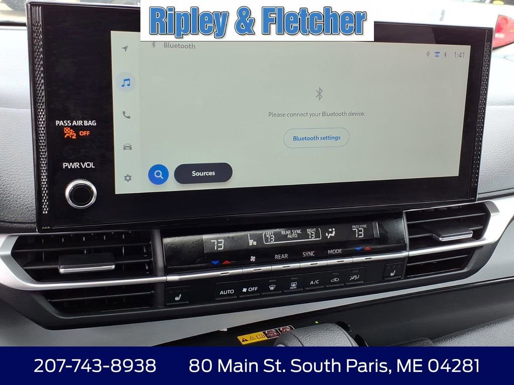 Used 2025 Toyota Sienna XLE image 22