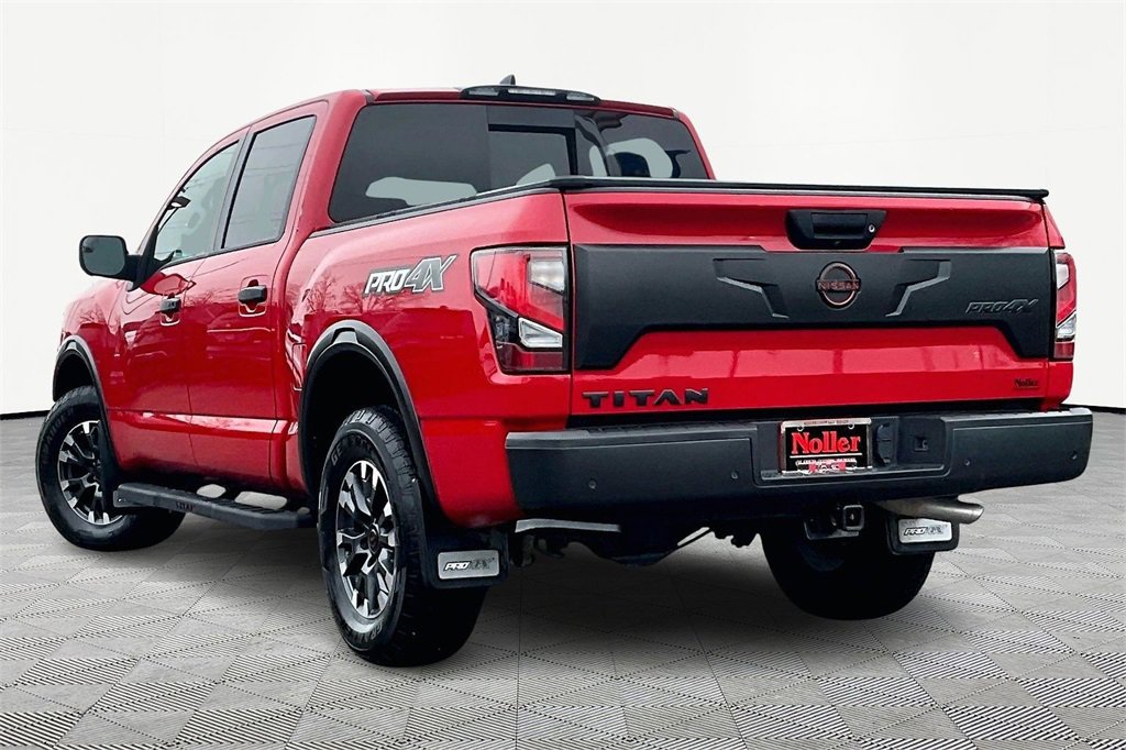 Used 2024 Nissan Titan PRO-4X w/ Pro-4x Convenience Package image 13