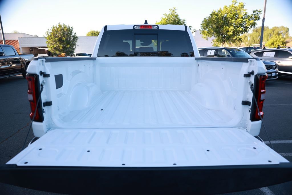 New 2026 RAM 1500 4x4 Crew Cab image 32