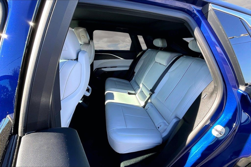 Certified 2024 Cadillac Lyriq Luxury RWD image 21