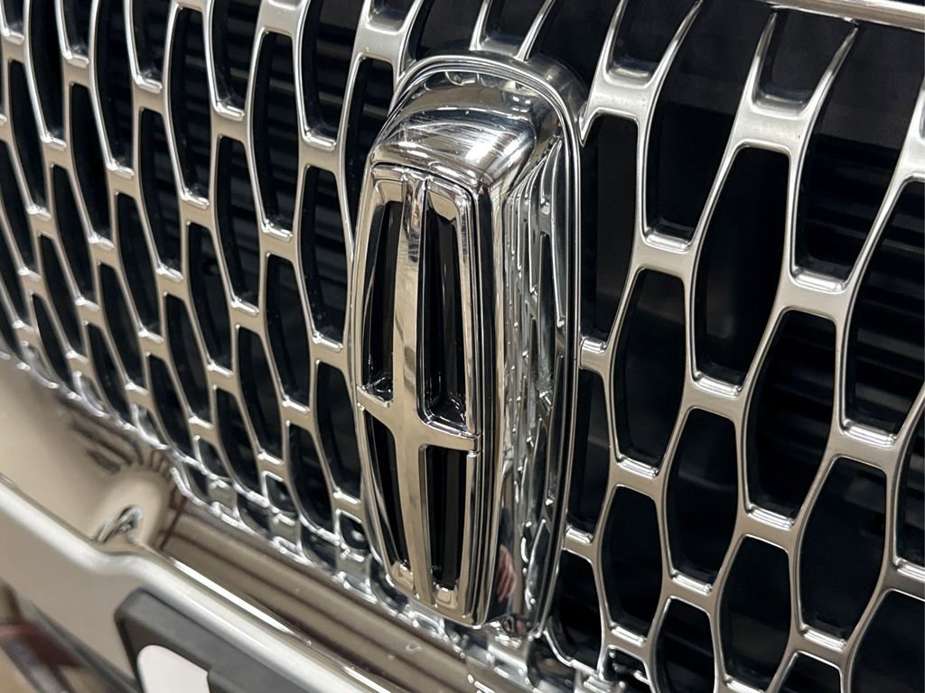 Used 2020 Lincoln Corsair AWD w/ Equipment Group 101A image 13