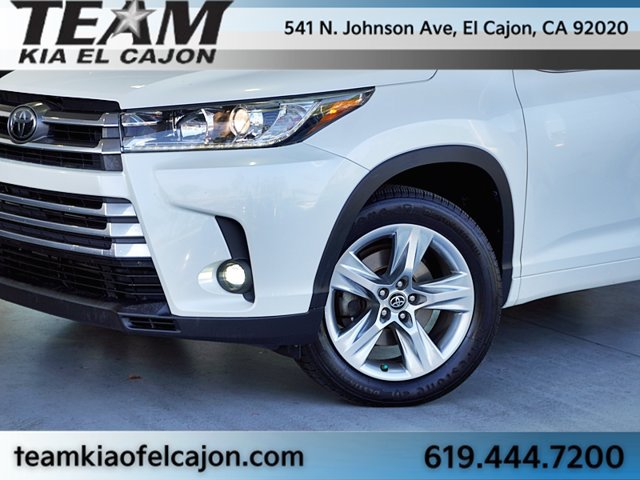 Used 2019 Toyota Highlander Limited FWD image 3