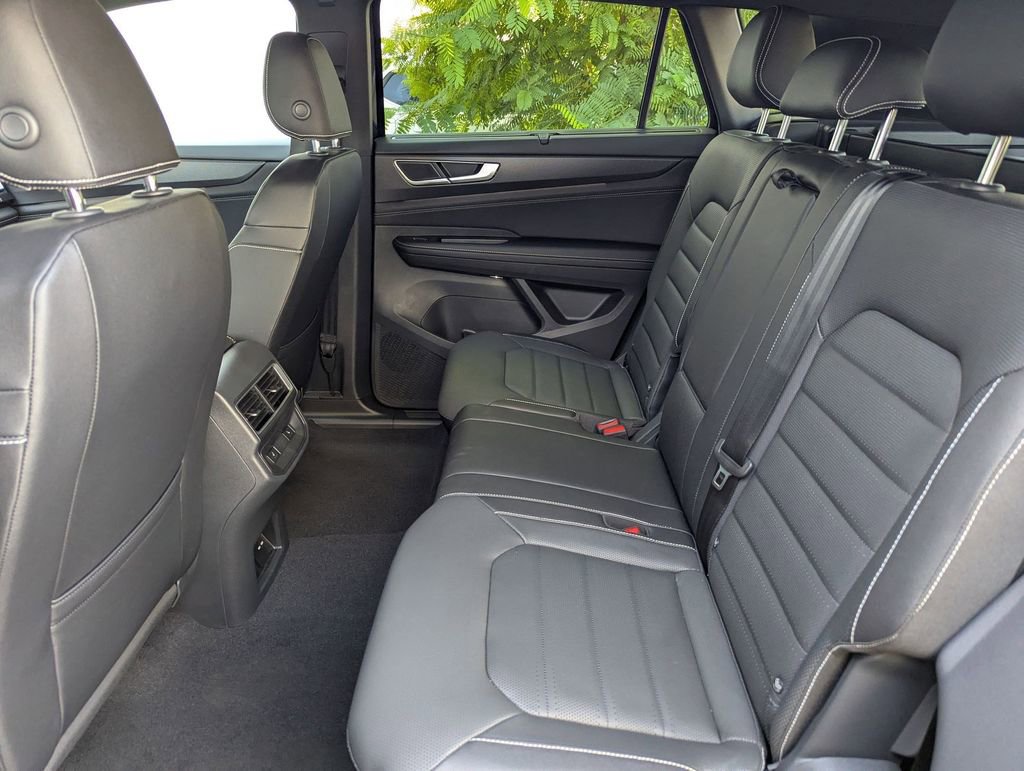New 2026 Volkswagen Atlas Cross Sport SEL R-Line image 19
