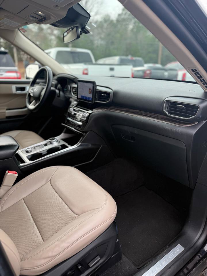 Used 2023 Ford Explorer Limited image 9