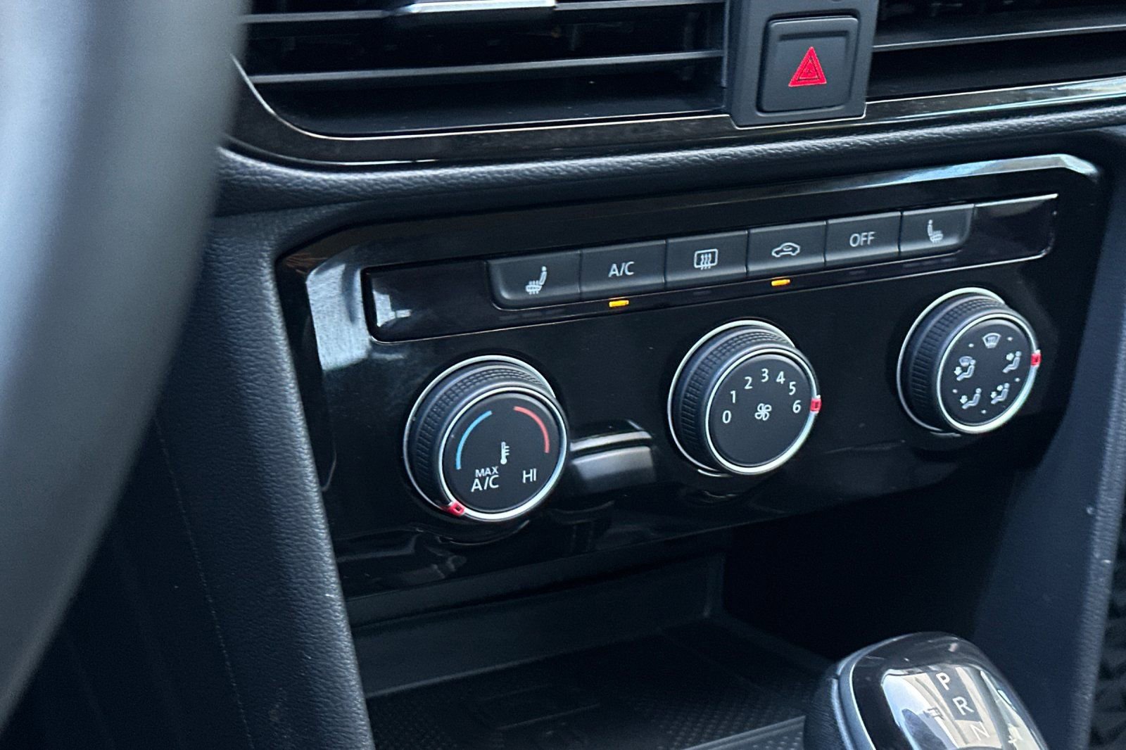 Used 2023 Volkswagen Taos SE w/ Black Wheel Package FWD image 20