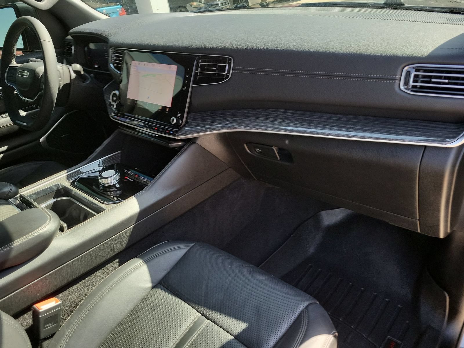 Used 2022 Jeep Wagoneer Series II RWD image 29