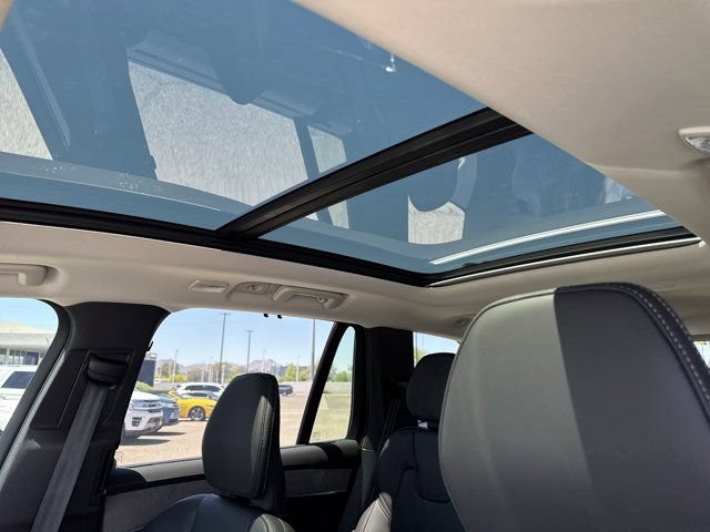 Certified 2025 Volvo XC90 T8 Ultra w/ Protection Package Premier AWD/4WD image 18