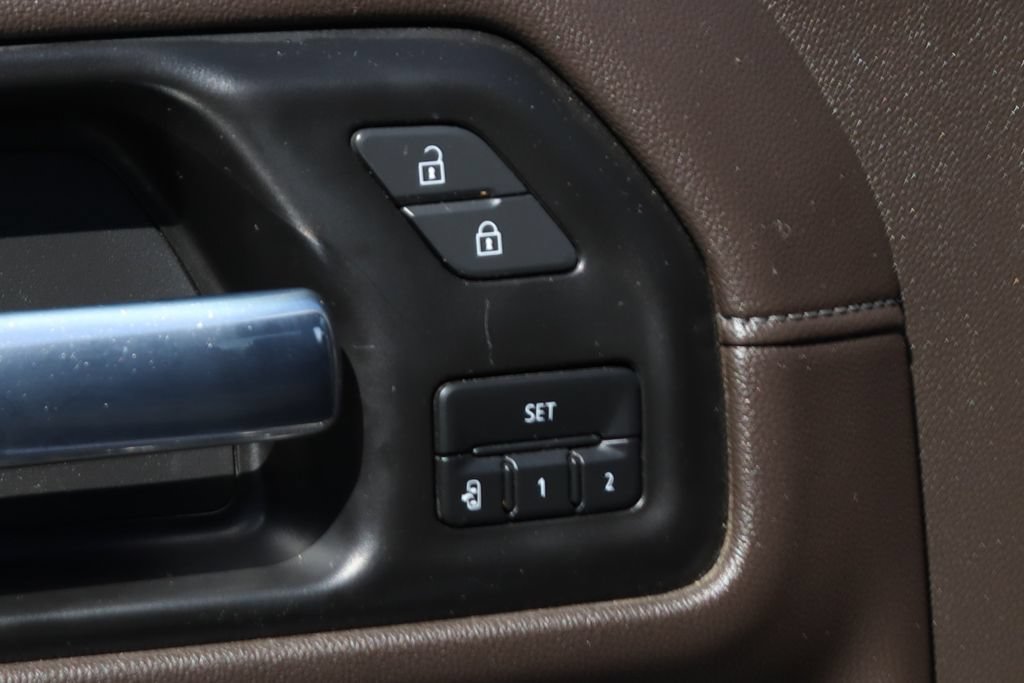 Used 2022 Chevrolet Silverado 1500 LTZ w/ LTZ Premium Package AWD/4WD image 15
