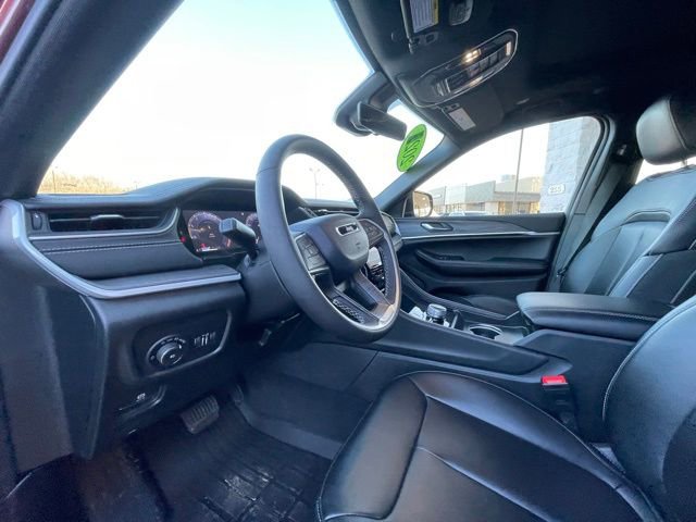 Used 2025 Jeep Grand Cherokee L Limited image 12