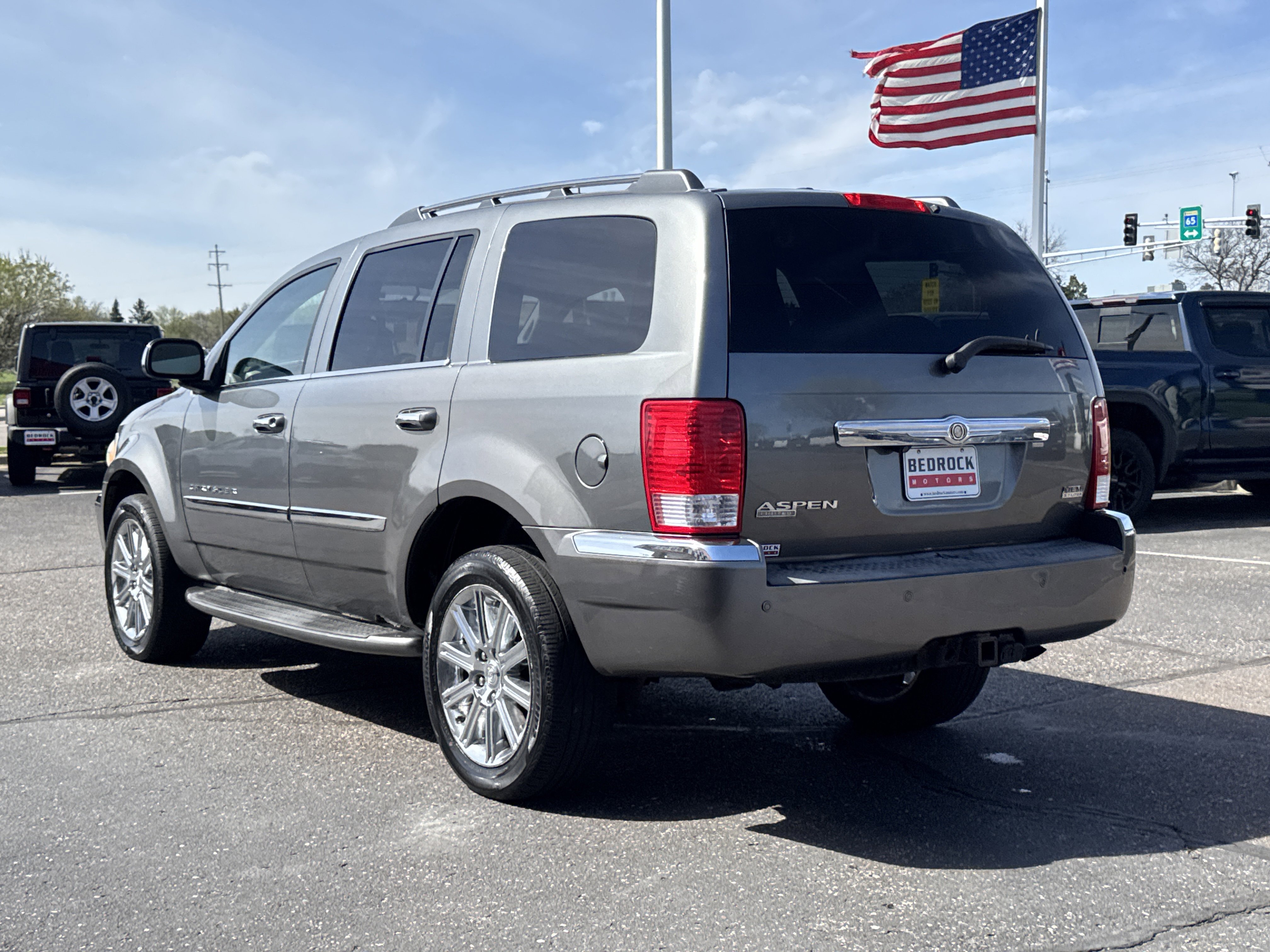 Used 2008 Chrysler Aspen Limited AWD/4WD image 5