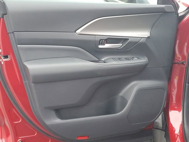 New 2026 Toyota Grand Highlander XLE image 9