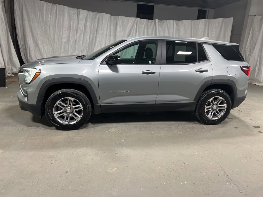 Used 2025 GMC Terrain Elevation image 4