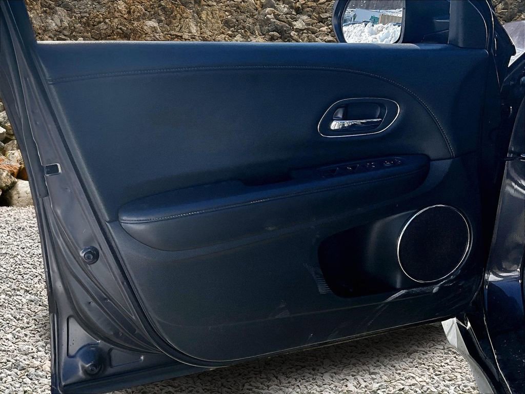 Used 2017 Honda HR-V EX-L image 21